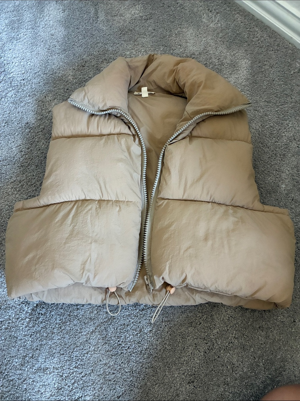 Women's Puffer Vest in Taupe - Lightweight Quilted Vest